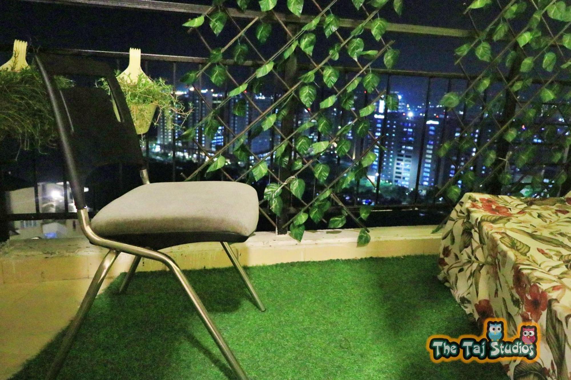 Top Luxury & Couple Friendly Stay Gp By Taj Suites & Studios #New Year Party & Stay โนอิดา ภายนอก รูปภาพ